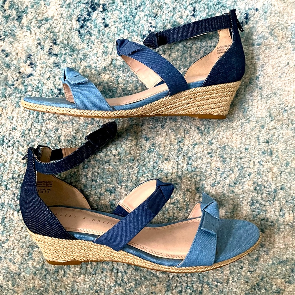 Kelly & Katie denim blue sandals size 8.5